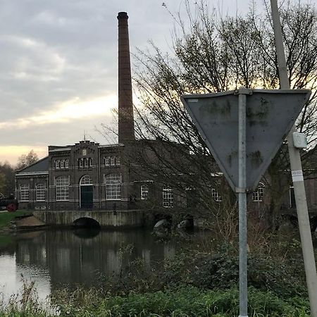 Gezellige Pipo Met Grote Schommel Aan Het Water Villa Medemblik Eksteriør bilde