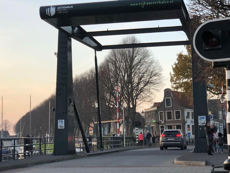 Gezellige Pipo Met Grote Schommel Aan Het Water Villa Medemblik Eksteriør bilde