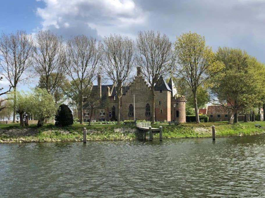 Gezellige Pipo Met Grote Schommel Aan Het Water Villa Medemblik Eksteriør bilde